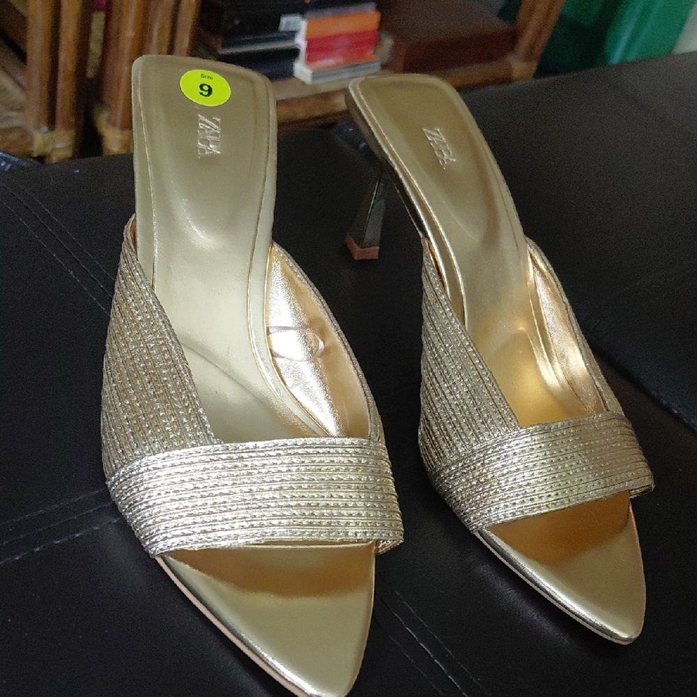 Zara Gold Textured Slip-On Heeled Mules